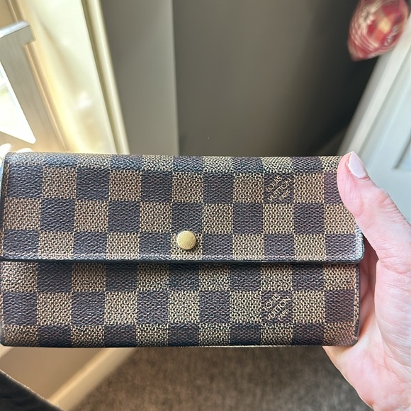 Louis Vuitton Wallet - Picture 3 of 10
